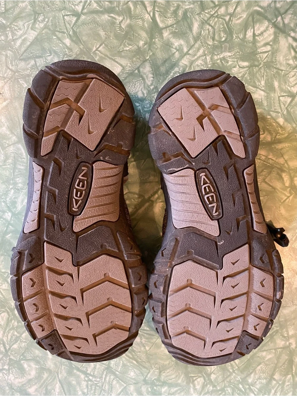 KEEN Men's Size 11 Newport H2 Sandal/Sneaker in Black/Steel Grey Color Way